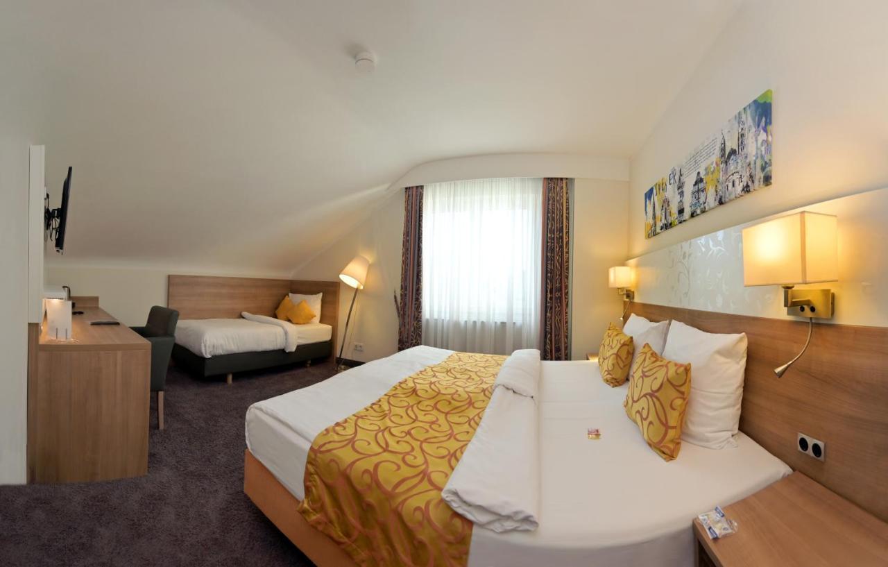 Hotel&living Am Wartturm 3*