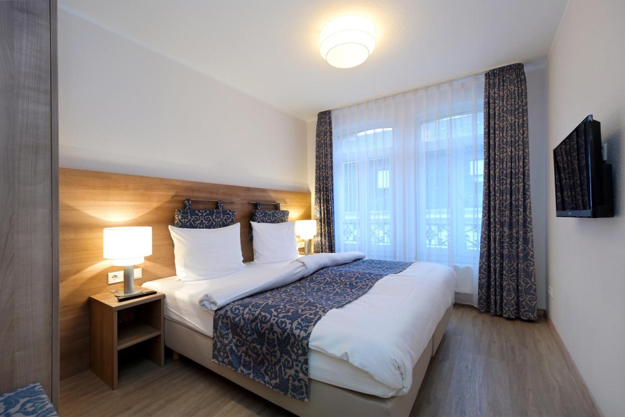 Hotel&living Am Wartturm 3*